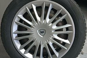 Pneumatici R15
