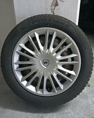 Pneumatici R15
