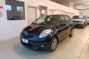 Toyota Yaris 1.3 5 porte Luna