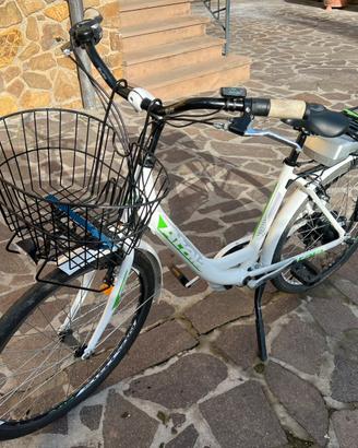 Bicicletta elettrica donna Atala