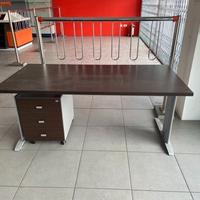 SCRIVANIA CON CASSETTIERA