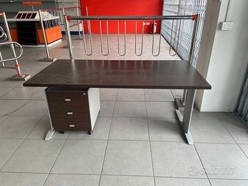 SCRIVANIA CON CASSETTIERA