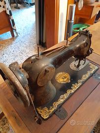 Macchina  da cucire vintage 