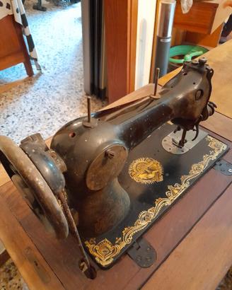 Macchina  da cucire vintage 