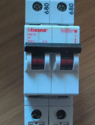 Interruttore magnetotermico bticino E82/6 2P 400V