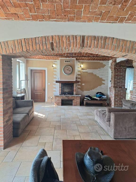 Rustico / Casale di 195 m² con più di 5 locali e b - Vista 5