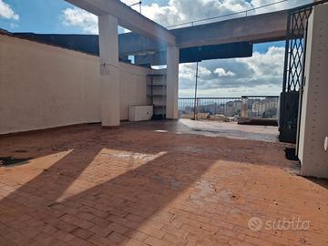 Appartamento con terrazzo in via Gorizia