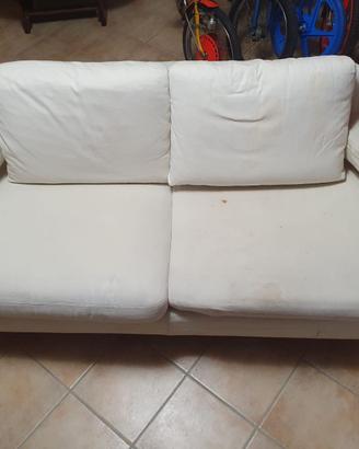 Divano 2 posti con copertura in cotone bianco
