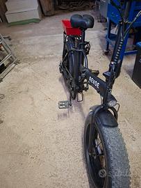 Bicicletta Revoe Fatbike elettrica