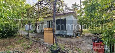 Fabbricato con terreno a Piedimonte Etneo