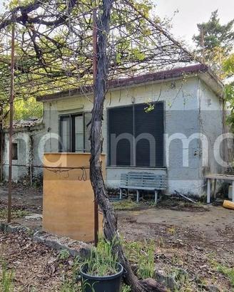 Fabbricato con terreno a Piedimonte Etneo