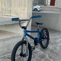 bmx blu e grigia