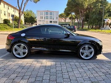 AUDI TT 2.0 TDI QUATTRO
