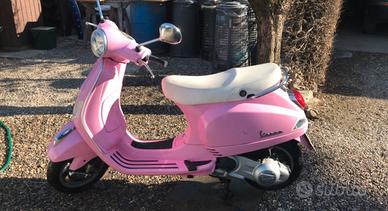 Vespa lx 125 pink special edition