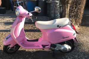 Vespa lx 125 pink special edition