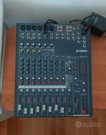 Mixing console Yamaha MG124cx