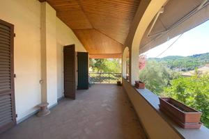 Villa di 535 m² con più di 5 locali e box auto dop
