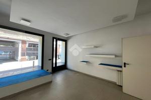 NEGOZIO A LEGNANO