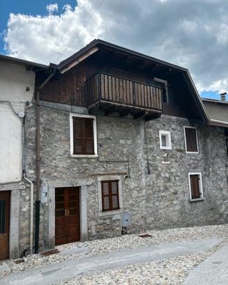 Accogliente casa di montagna con arredi
