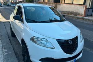 Lancia Y 2015 NEOPATENTATI