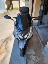 scooter kymco ak 550