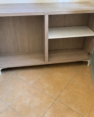 diversi mobili Ikea BESTA