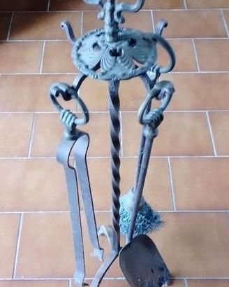 Treppiede accessori per camino