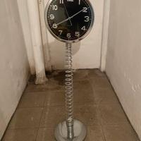 Orologio a piantana