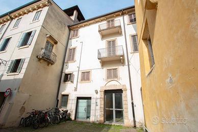 Appartamento di 90 m² con 3 locali a Verona