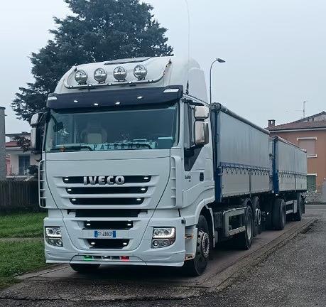 Autotreno Stralis ribaltabile bilaterale cereali