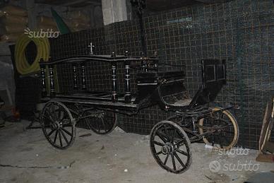 Carrozza funebre da museo