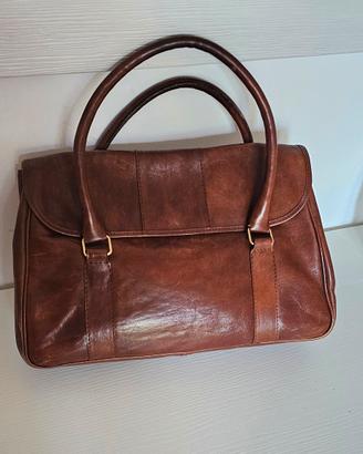Borsa vintage in vera pelle robusta 