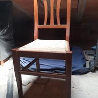 sedie i legno con seduta in paglia