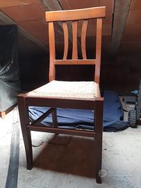 sedie i legno con seduta in paglia