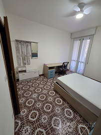 2 camere in appartamento ristrutturato