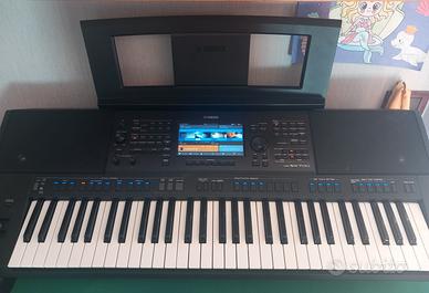 Yamaha psr sx700