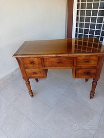 piccola scrivania stile 800