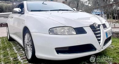 Alfa Romeo GT 1.9Jtdm_ White and Black