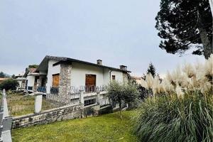 Immobile in asta di 268 m² con 5 locali e box auto