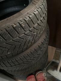 4 GOMME INVERNALI 215 60 R 17