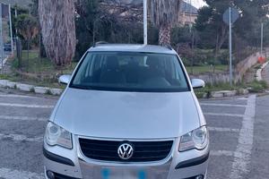 Volkswagen Touran cilindrata 1900 diesel 105 caval