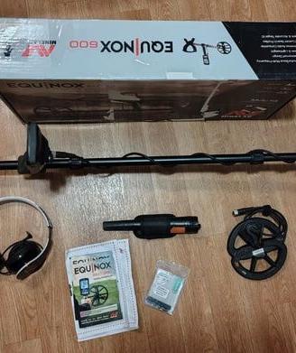 metal detector Minelab Equinox Multi-IQ con 2