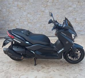 yamaha XMax  400 Momo Desing 