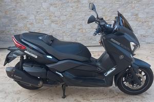 yamaha XMax  400 Momo Desingn