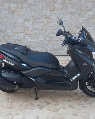 yamaha XMax  400 Momo Desing 