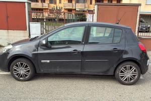 Renault Clio Anniversario