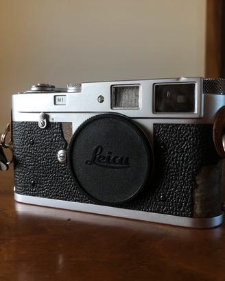Leica M1