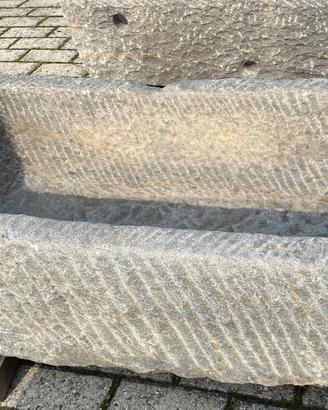 Antico lavello vasca in pietra granito