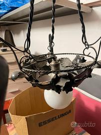 lampadario antico in ferro battuto