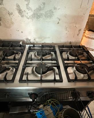 Cucina prifessionale 6 fuochi serie 70